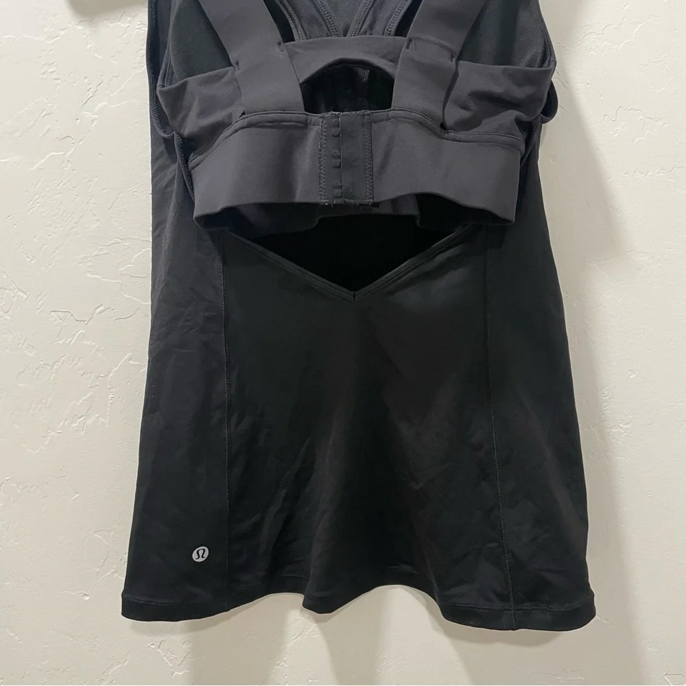 Lululemon Super Sport Tank Black Women's 6 V Neck Fitted Tank & Bra Activewear